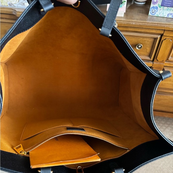 Louis Vuitton Tote Bag “On The Go GM” For Sale - Picture 8 of 8